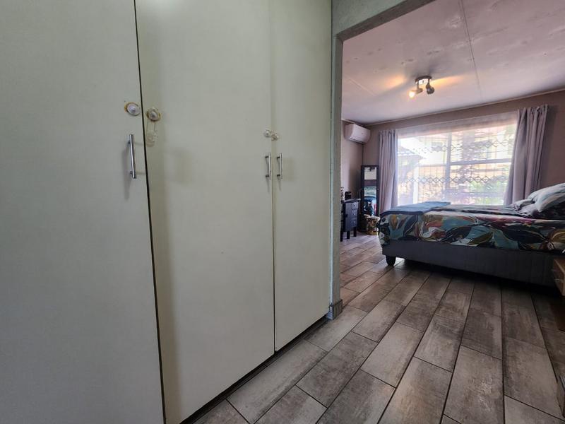 3 Bedroom Property for Sale in Glenvista Gauteng