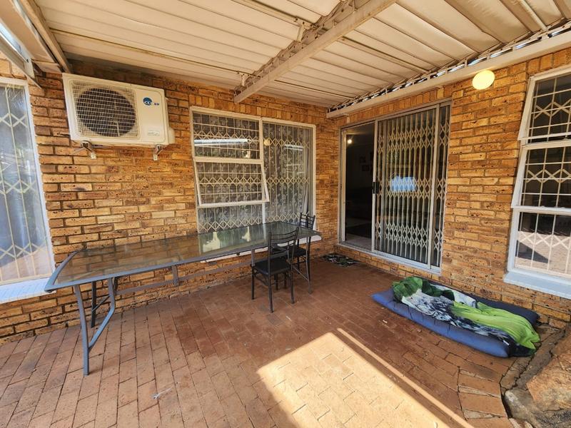 3 Bedroom Property for Sale in Glenvista Gauteng