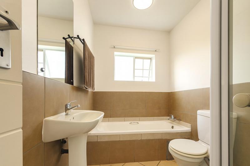 2 Bedroom Property for Sale in Monavoni Gauteng