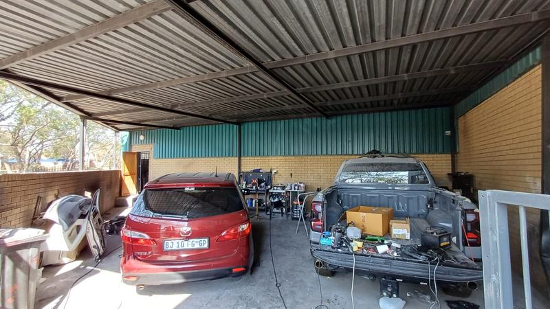 To Let commercial Property for Rent in Rooihuiskraal Gauteng