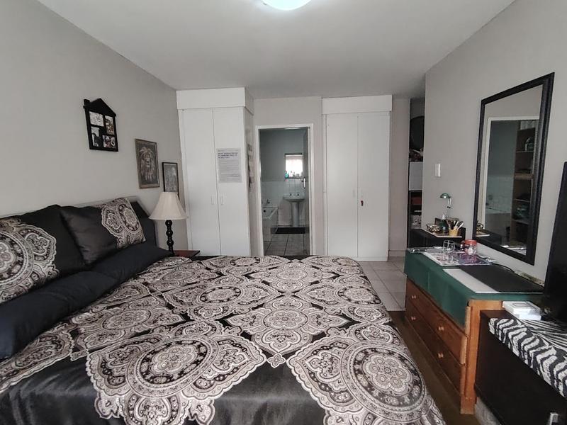 3 Bedroom Property for Sale in Die Hoewes Gauteng