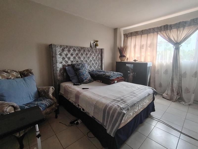 3 Bedroom Property for Sale in Die Hoewes Gauteng