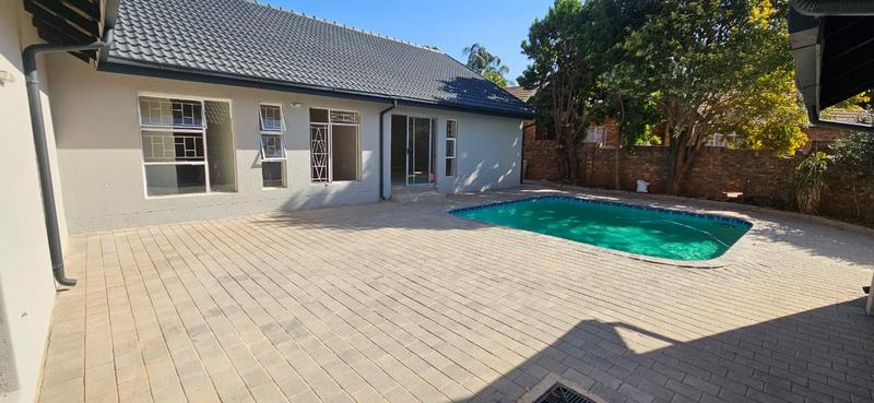 To Let 4 Bedroom Property for Rent in Florauna Gauteng