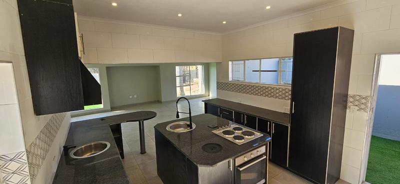 To Let 4 Bedroom Property for Rent in Florauna Gauteng