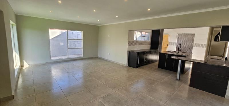 To Let 4 Bedroom Property for Rent in Florauna Gauteng