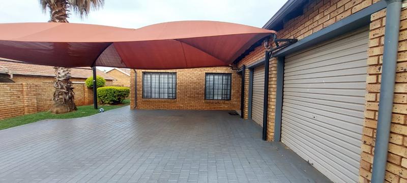 3 Bedroom Property for Sale in Theresa Park Gauteng
