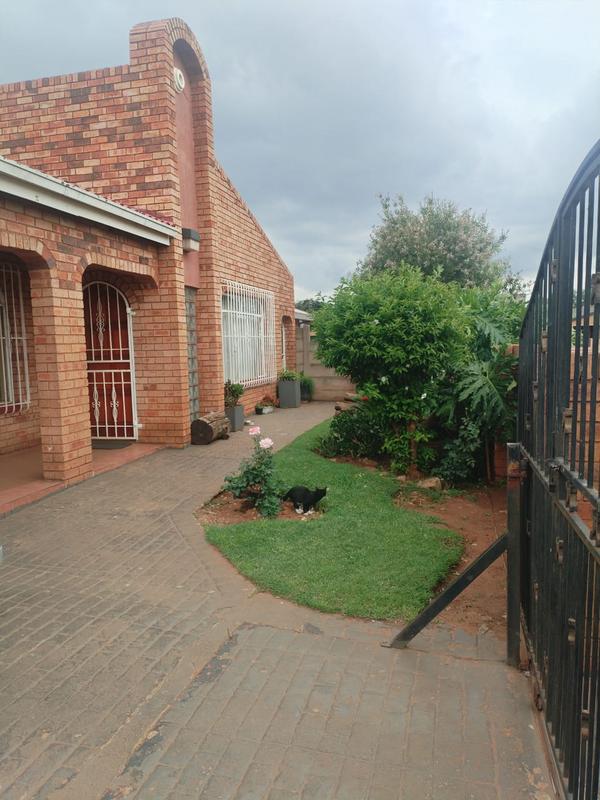 3 Bedroom Property for Sale in Eldorado Park Gauteng