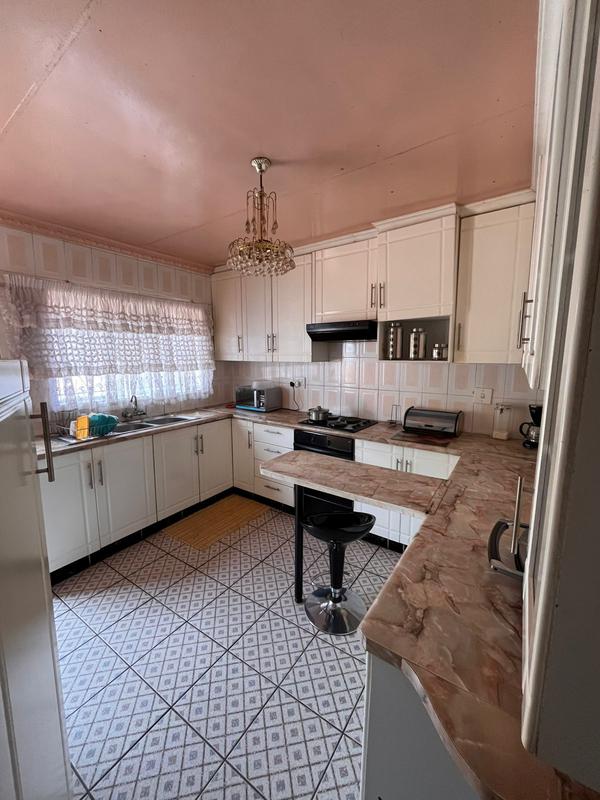 5 Bedroom Property for Sale in Soshanguve Gauteng