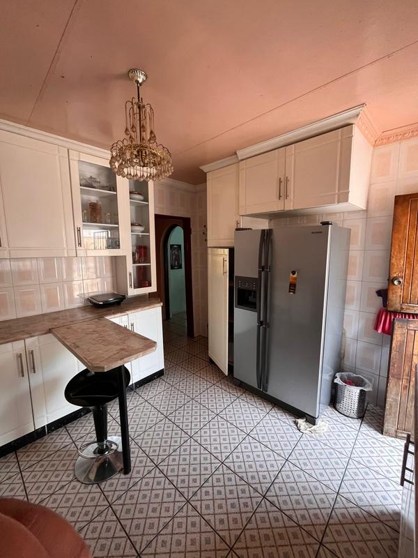 5 Bedroom Property for Sale in Soshanguve Gauteng