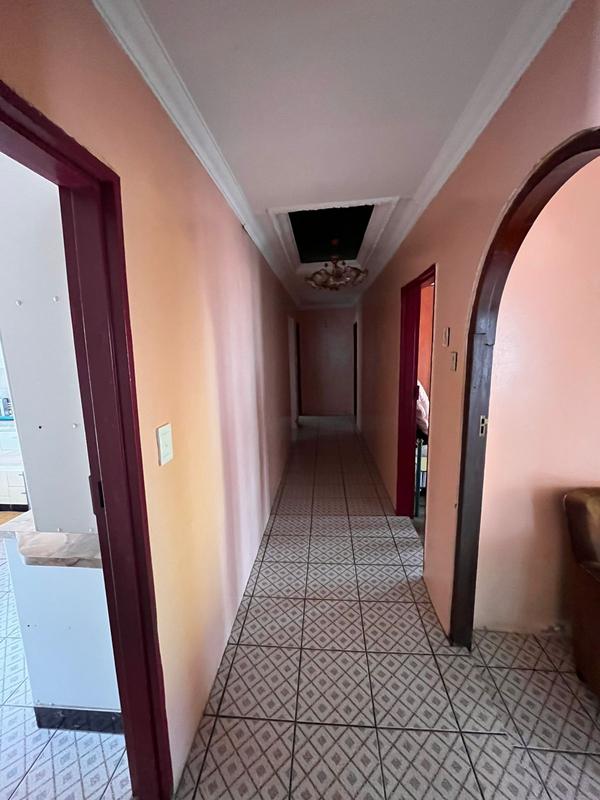 5 Bedroom Property for Sale in Soshanguve Gauteng