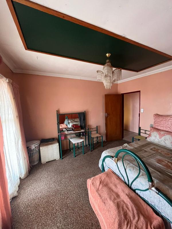 5 Bedroom Property for Sale in Soshanguve Gauteng