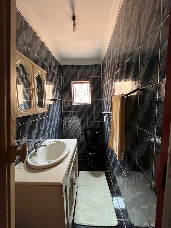 5 Bedroom Property for Sale in Soshanguve Gauteng