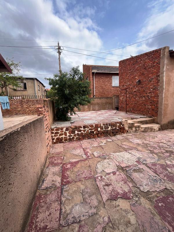 5 Bedroom Property for Sale in Soshanguve Gauteng