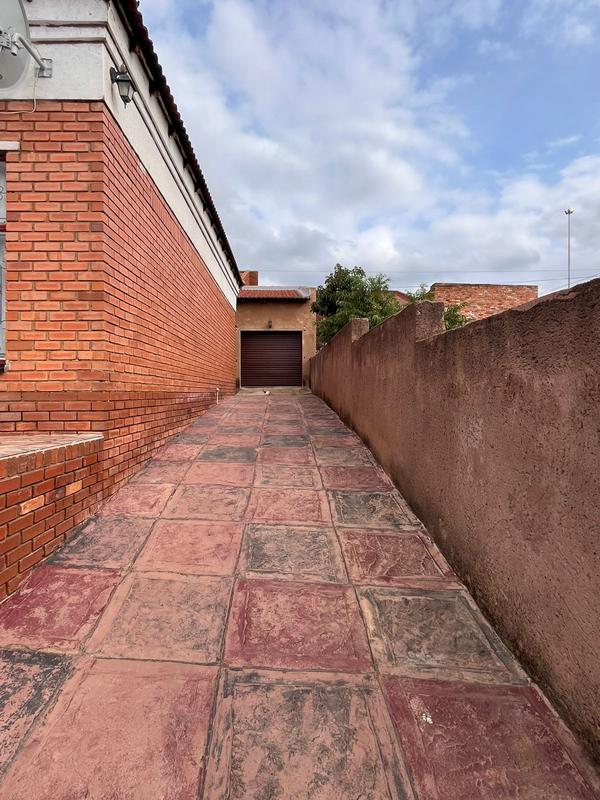 5 Bedroom Property for Sale in Soshanguve Gauteng