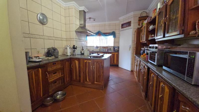 5 Bedroom Property for Sale in Karenpark Gauteng