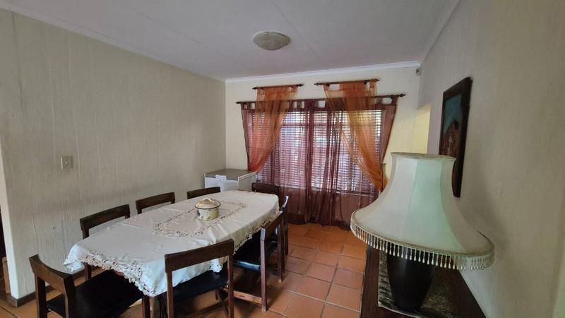 5 Bedroom Property for Sale in Karenpark Gauteng