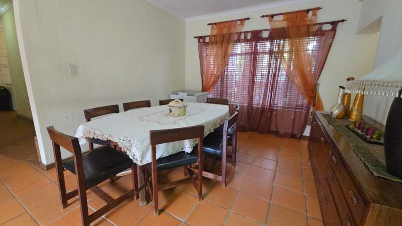 5 Bedroom Property for Sale in Karenpark Gauteng