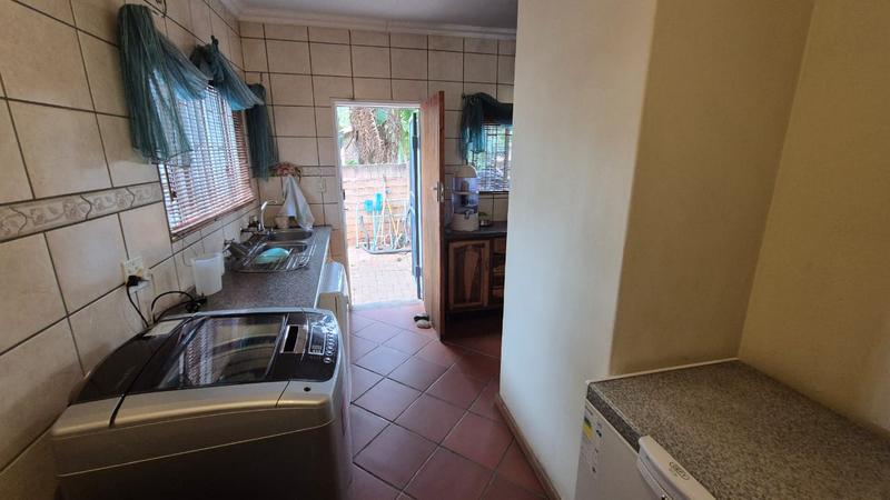 5 Bedroom Property for Sale in Karenpark Gauteng