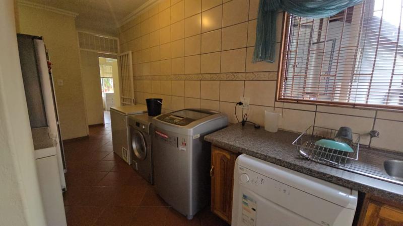5 Bedroom Property for Sale in Karenpark Gauteng