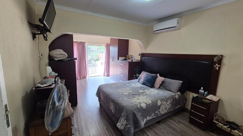 5 Bedroom Property for Sale in Karenpark Gauteng