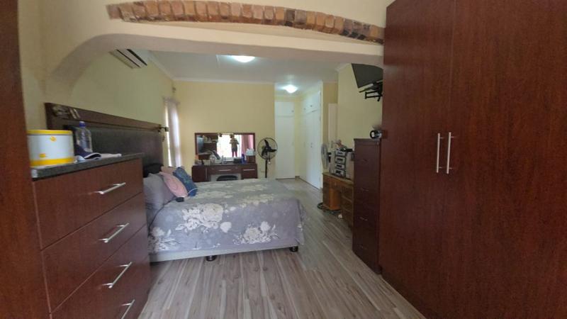 5 Bedroom Property for Sale in Karenpark Gauteng