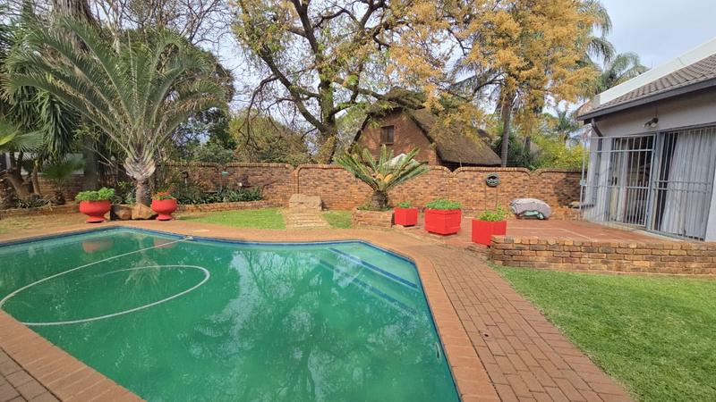 5 Bedroom Property for Sale in Karenpark Gauteng