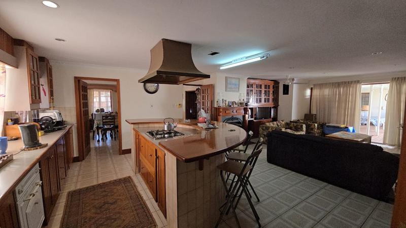 5 Bedroom Property for Sale in Ninapark Gauteng