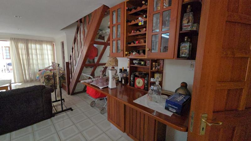 5 Bedroom Property for Sale in Ninapark Gauteng