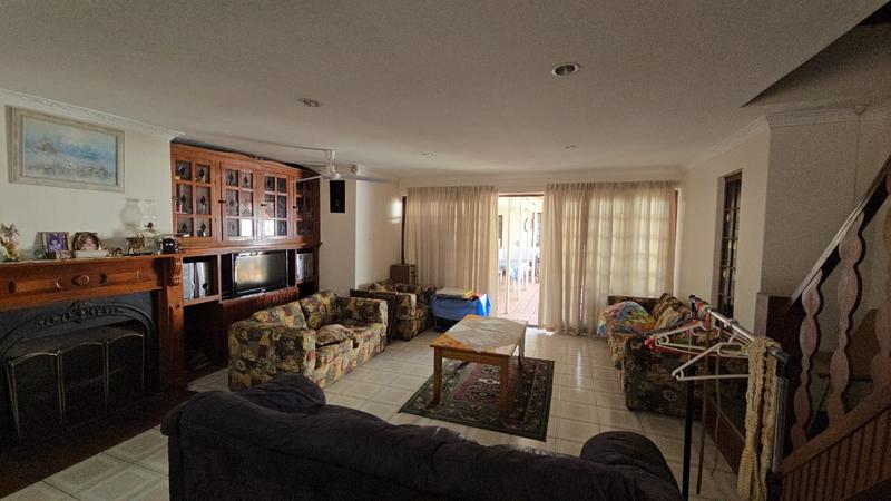 5 Bedroom Property for Sale in Ninapark Gauteng