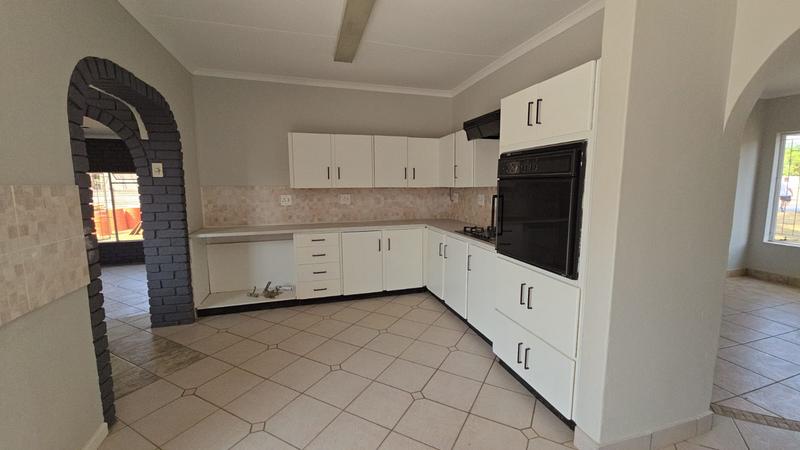 4 Bedroom Property for Sale in The Orchards Gauteng