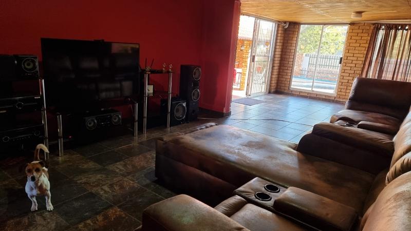 3 Bedroom Property for Sale in Theresa Park Gauteng