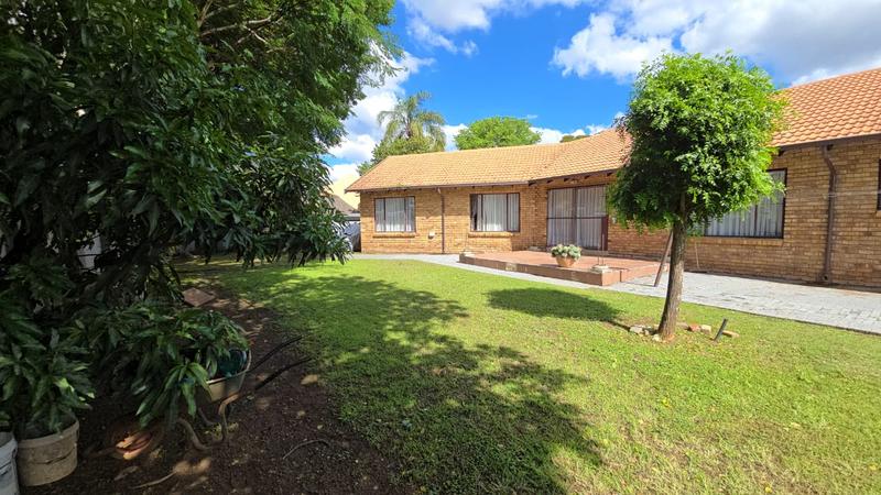 3 Bedroom Property for Sale in Theresa Park Gauteng