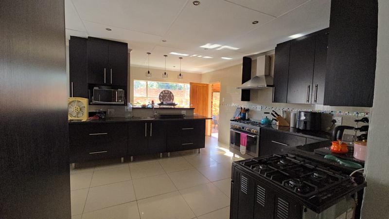 4 Bedroom Property for Sale in Dorandia Gauteng