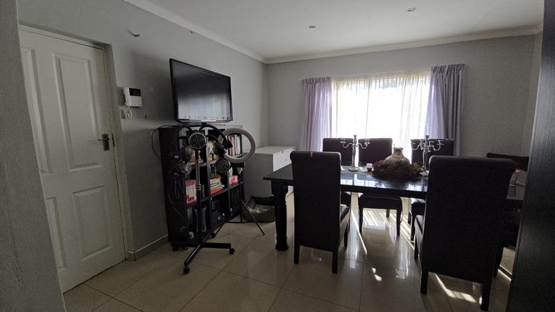 4 Bedroom Property for Sale in Dorandia Gauteng