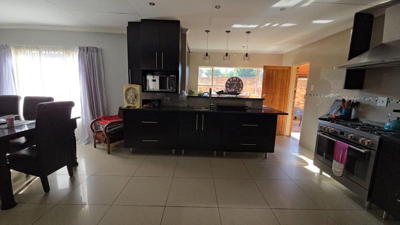 4 Bedroom Property for Sale in Dorandia Gauteng