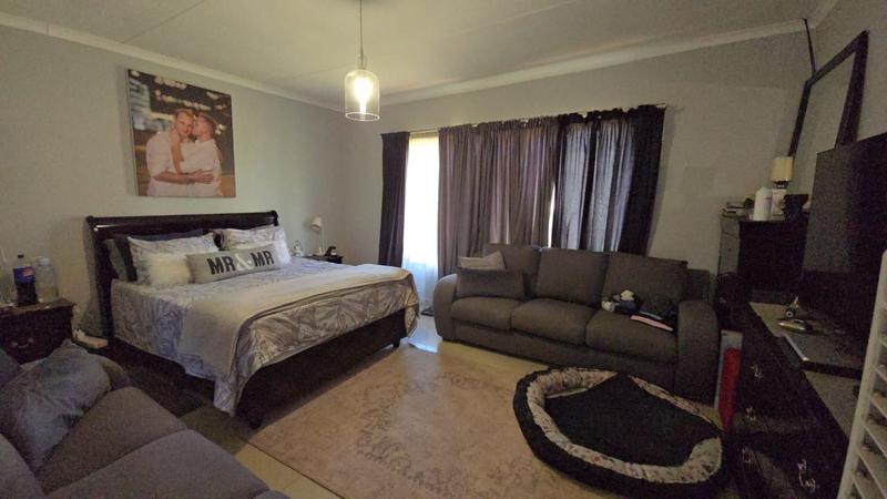 4 Bedroom Property for Sale in Dorandia Gauteng