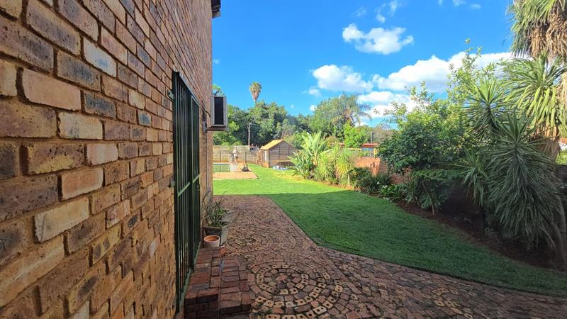 4 Bedroom Property for Sale in Dorandia Gauteng