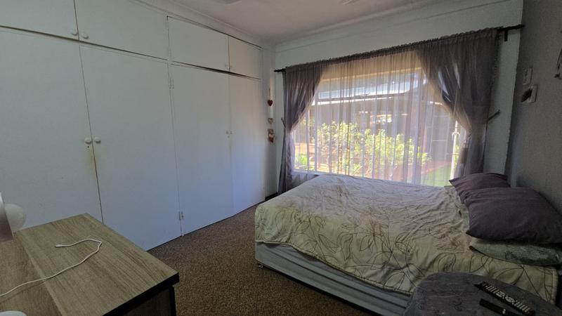 4 Bedroom Property for Sale in Dorandia Gauteng