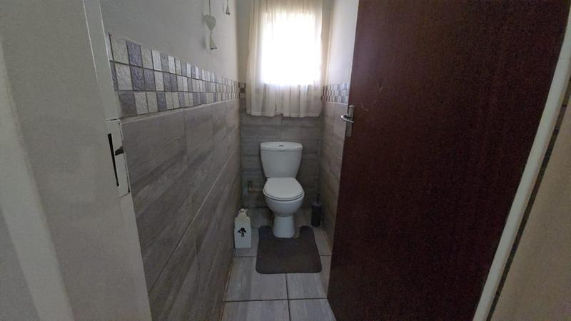4 Bedroom Property for Sale in Dorandia Gauteng
