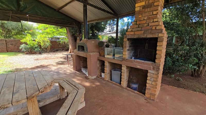 4 Bedroom Property for Sale in Dorandia Gauteng