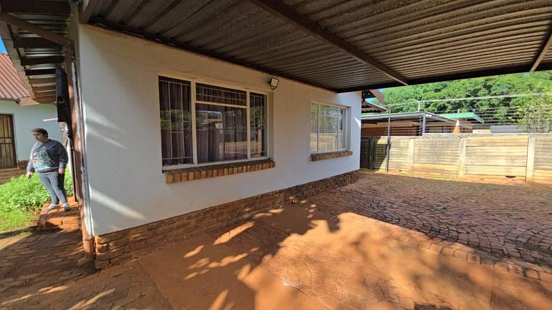 4 Bedroom Property for Sale in Dorandia Gauteng