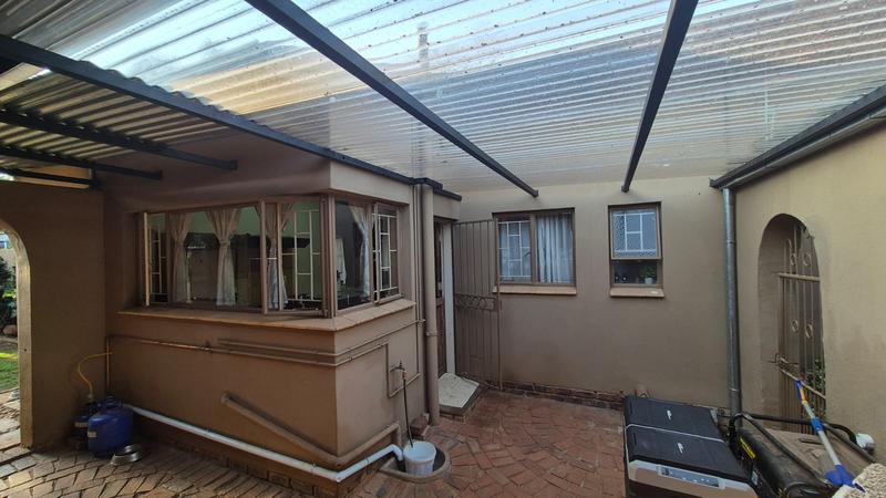 3 Bedroom Property for Sale in Dorandia Gauteng