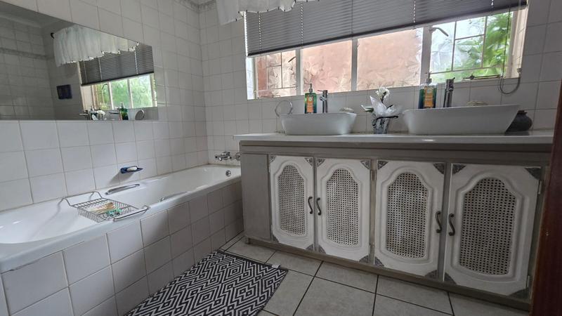 3 Bedroom Property for Sale in Florauna Gauteng