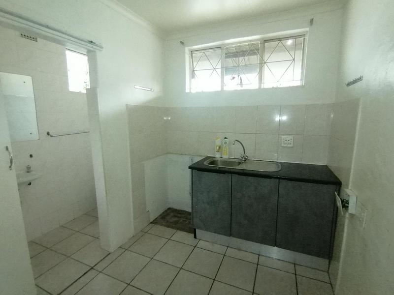 To Let 0 Bedroom Property for Rent in Florida Glen Gauteng