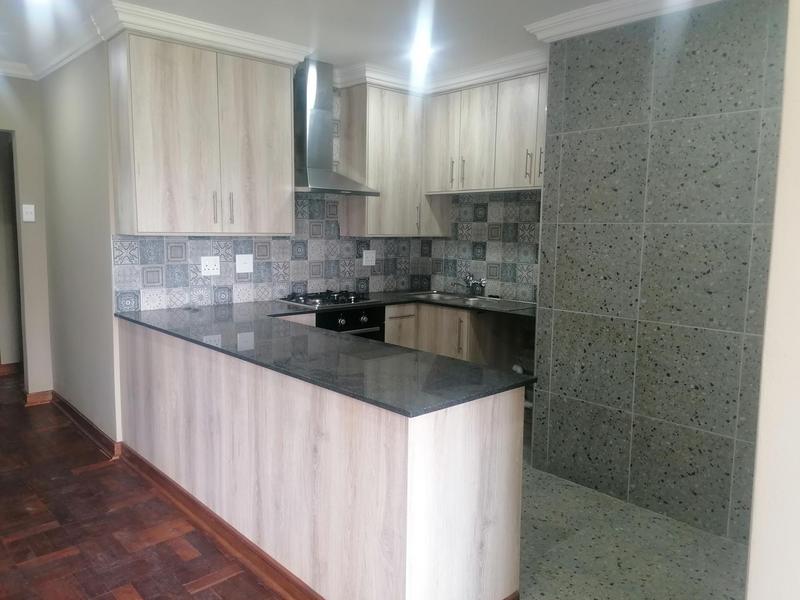 To Let 2 Bedroom Property for Rent in Florida North Gauteng