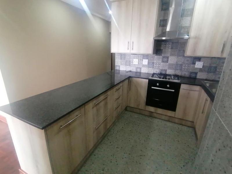 To Let 2 Bedroom Property for Rent in Florida North Gauteng