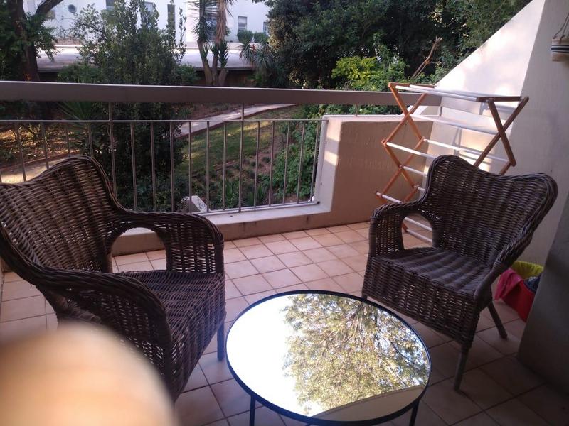 To Let 1 Bedroom Property for Rent in Sandhurst Gauteng