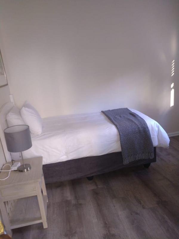 To Let 1 Bedroom Property for Rent in Sandhurst Gauteng