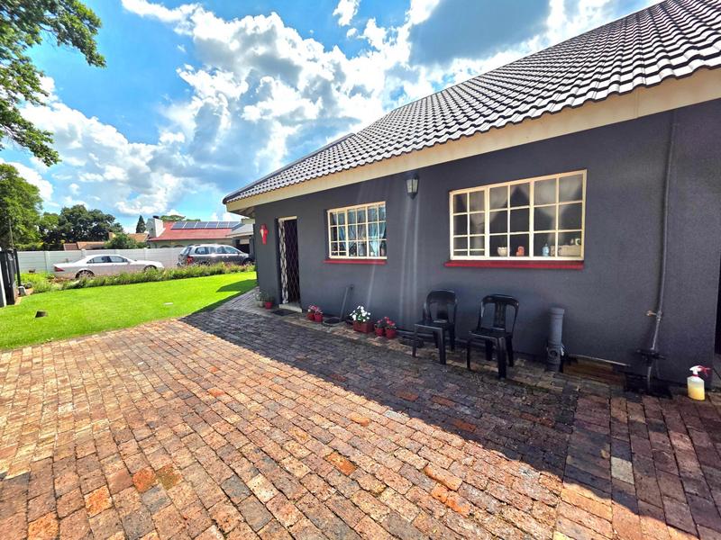 5 Bedroom Property for Sale in Golf Park Gauteng