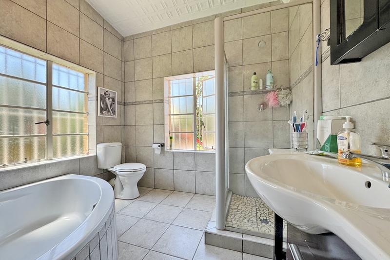 4 Bedroom Property for Sale in Sydenham Gauteng